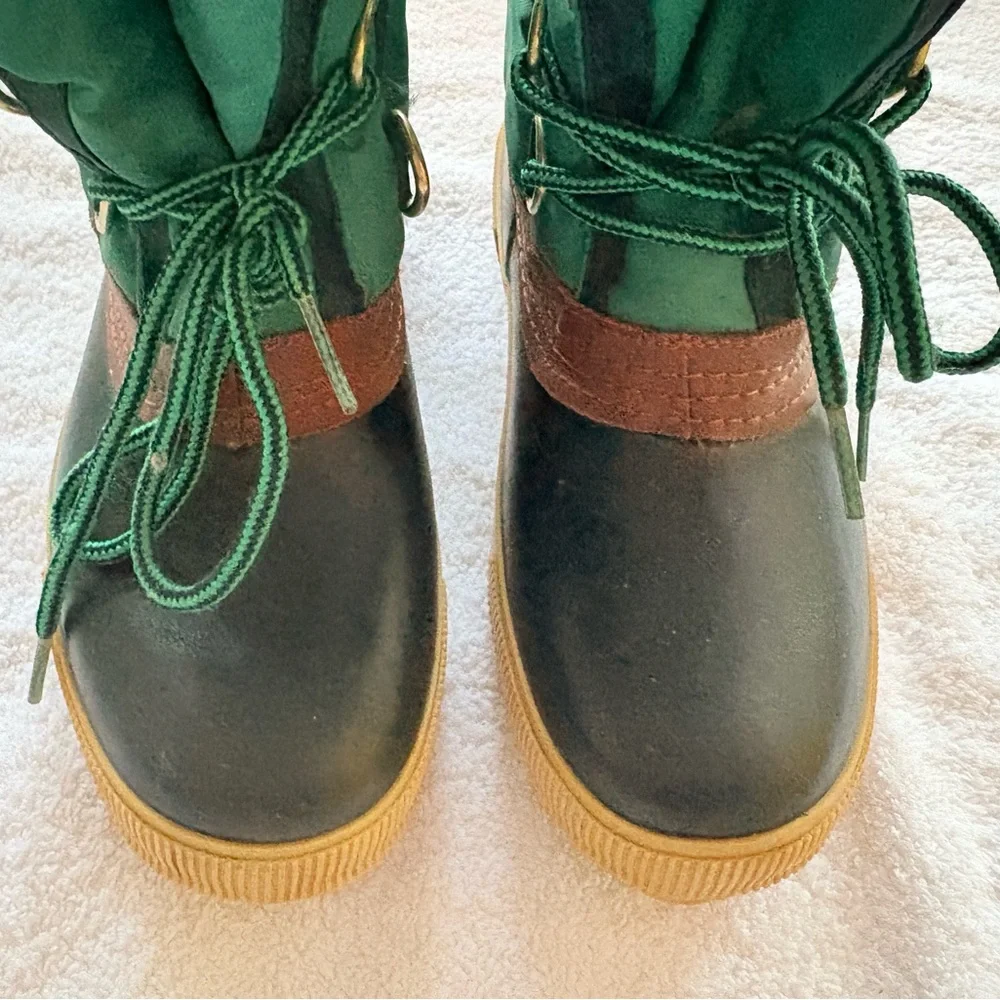 Donner Mountain stylish cozy green & brown winter boots - SIZE 7